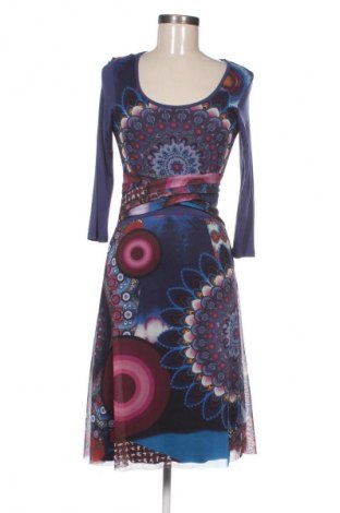 Рокля Desigual, Размер S, Цвят Многоцветен, Цена 81,93 лв.