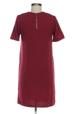 Sukienka Essentiel, Rozmiar S, Kolor Czerwony, Cena 105,99 zł
