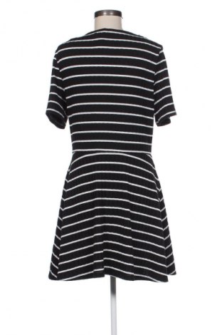 Kleid H&M Divided, Größe XL, Farbe Mehrfarbig, Preis 15,52 €
