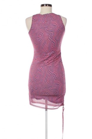 Kleid Pull&Bear, Größe M, Farbe Mehrfarbig, Preis 9,14 €