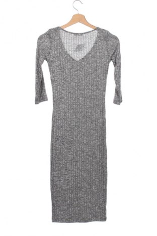 Kleid Terranova, Größe XS, Farbe Grau, Preis 17,34 €