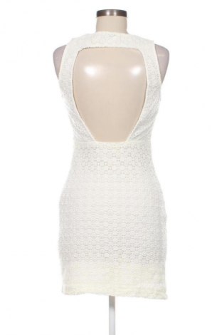Kleid Zara Trafaluc, Größe M, Farbe Ecru, Preis € 14,99