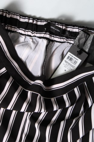 Γυναικείο παντελόνι Vero Moda, Μέγεθος M, Χρώμα Μαύρο, 96% πολυεστέρας, 4% ελαστάνη, Τιμή 16,01 €