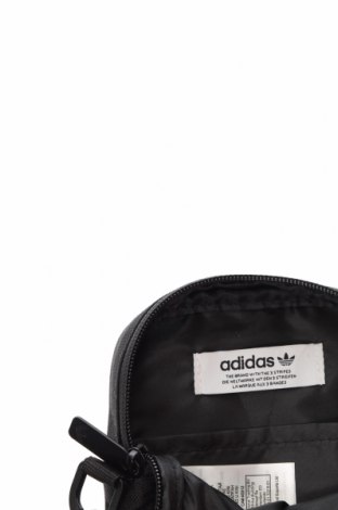 Чанта Adidas, Цвят Черен, Цена 20,00 лв.