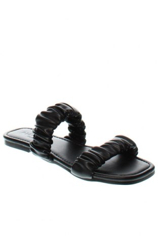 Pantofle Pieces, Velikost 37, Barva Černá, Cena  899,00 Kč