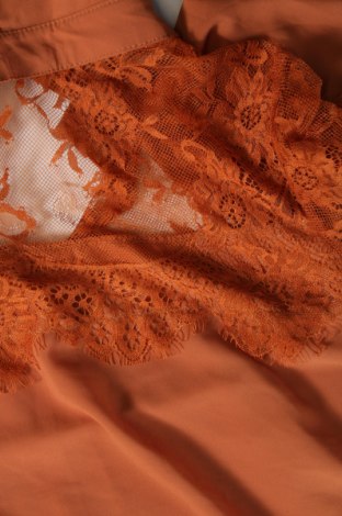 Дамска блуза, Размер M, Цвят Кафяв, Цена 7,82 лв.