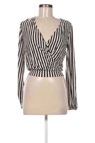 Γυναικεία μπλούζα Bershka, Μέγεθος S, Χρώμα Πολύχρωμο, Τιμή 5,88 €