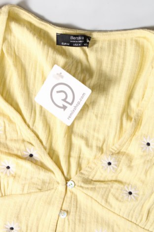 Damen Shirt Bershka, Größe M, Farbe Gelb, Preis 3,57 €