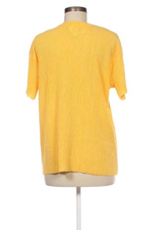 Дамска блуза Bershka, Размер S, Цвят Жълт, Цена 8,80 лв.
