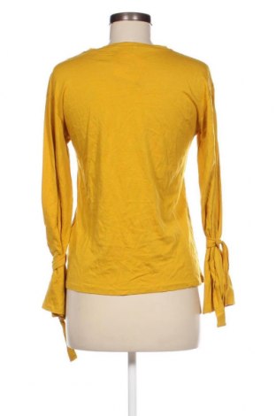 Дамска блуза Formula, Размер M, Цвят Жълт, Цена 6,80 лв.