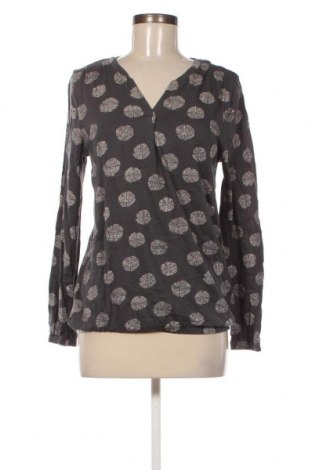 Damen Shirt Gina Tricot, Größe M, Farbe Grau, Preis 5,57 €