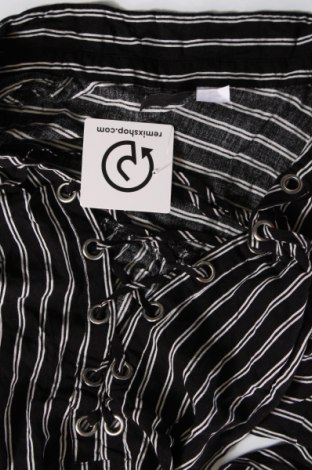 Damen Shirt H&M Divided, Größe M, Farbe Mehrfarbig, Preis € 2,64