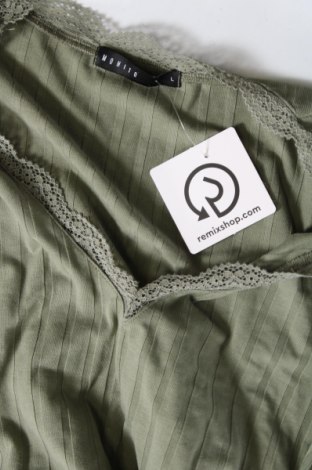 Дамска блуза Mohito, Размер L, Цвят Зелен, Цена 19,00 лв.