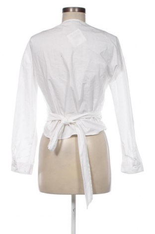 Дамска блуза Mohito, Размер L, Цвят Бял, Цена 19,04 лв.