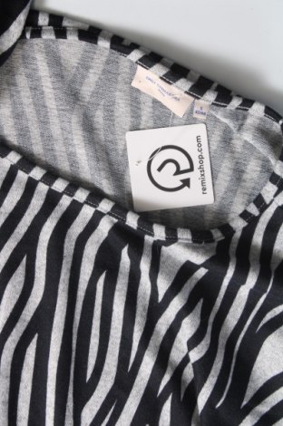 Γυναικεία μπλούζα ONLY Carmakoma, Μέγεθος S, Χρώμα Μπλέ, Τιμή 3,59 €