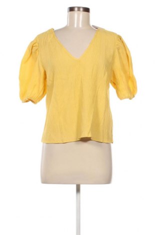Дамска блуза Object, Размер M, Цвят Жълт, Цена 34,65 лв.