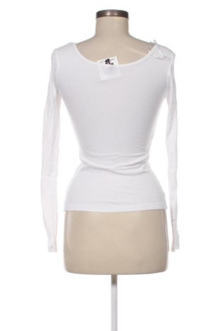 Дамска блуза Pieces, Размер S, Цвят Бял, Цена 20,00 лв.