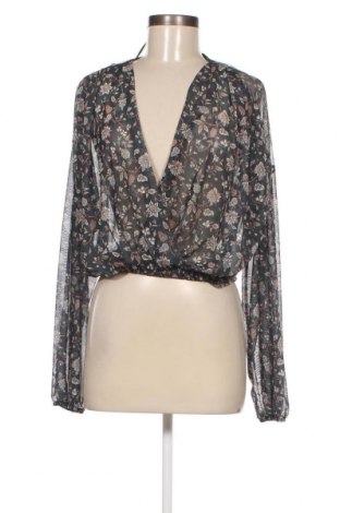 Дамска блуза Pull&Bear, Размер L, Цвят Многоцветен, Цена 11,73 лв.