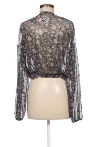 Дамска блуза Pull&Bear, Размер L, Цвят Многоцветен, Цена 9,97 лв.