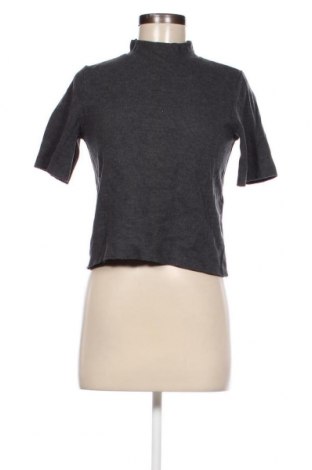 Γυναικεία μπλούζα Pull&Bear, Μέγεθος S, Χρώμα Γκρί, Τιμή 1,76 €