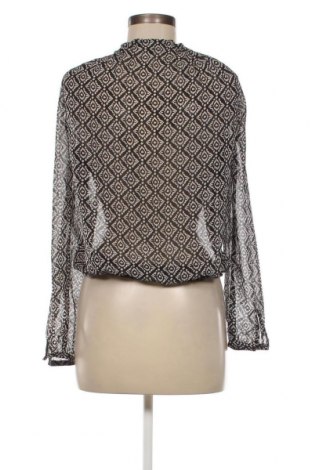 Γυναικεία μπλούζα Reserved, Μέγεθος M, Χρώμα Πολύχρωμο, Τιμή 3,30 €