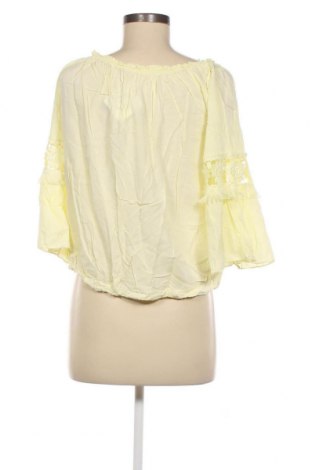 Дамска блуза Sarah, Размер M, Цвят Жълт, Цена 10,16 лв.