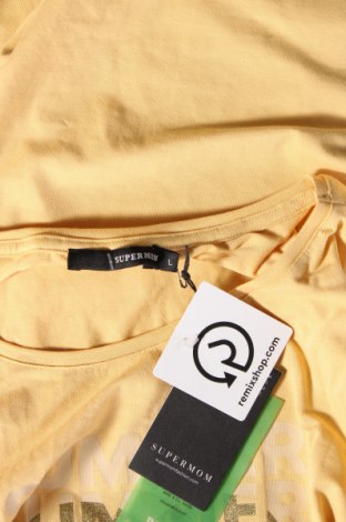 Γυναικεία μπλούζα Supermom, Μέγεθος L, Χρώμα Κίτρινο, Τιμή 15,98 €