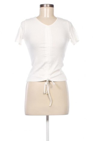 Дамска блуза Trendyol, Размер M, Цвят Бял, Цена 34,65 лв.