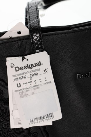 Дамска чанта Desigual, Цвят Черен, Цена 156,00 лв.