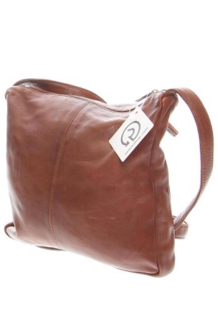 Дамска чанта Dusky Robin, Цвят Кафяв, Цена 303,05 лв.