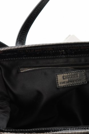 Дамска чанта Moschino Cheap And Chic, Цвят Черен, Цена 121,56 лв.