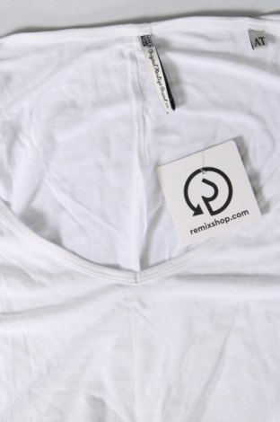 Γυναικείο t-shirt America Today, Μέγεθος S, Χρώμα Λευκό, Τιμή 6,65 €