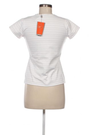 Γυναικείο t-shirt Nike, Μέγεθος M, Χρώμα Πολύχρωμο, Τιμή 31,96 €