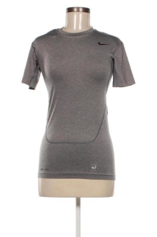 Дамска тениска Nike, Размер S, Цвят Сив, Цена 27,00 лв.