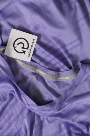 Дамска тениска Nike, Размер L, Цвят Лилав, Цена 27,00 лв.