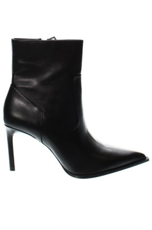 Γυναικεία μποτάκια Zara, Μέγεθος 39, Χρώμα Μαύρο, Τιμή 12,60 €