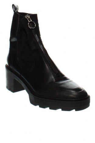 Γυναικεία μποτάκια Zara, Μέγεθος 41, Χρώμα Μαύρο, Τιμή 11,74 €