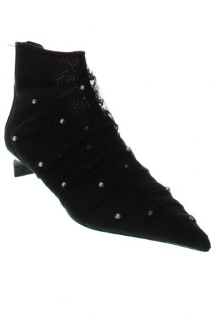 Γυναικεία μποτάκια Zara, Μέγεθος 39, Χρώμα Μαύρο, Τιμή 21,05 €