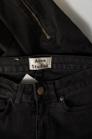 Дамски дънки Acne Studios, Размер XS, Цвят Сив, Цена 167,91 лв.