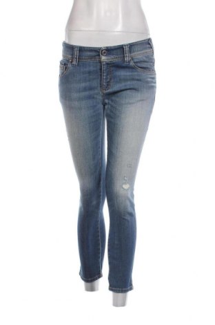 Дамски дънки Armani Jeans, Размер S, Цвят Син, Цена 90,42 лв.