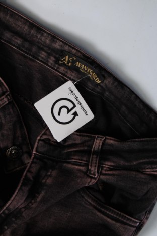 Damen Jeans Avant Garde, Größe M, Farbe Mehrfarbig, Preis 6,92 €