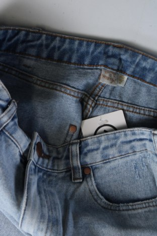 Damskie jeansy Billabong X Wrangler, Rozmiar M, Kolor Niebieski, Cena 169,63 zł