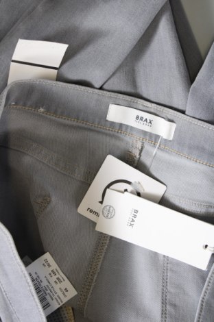 Dámske džínsy  Brax, Veľkosť XL, Farba Sivá, Cena  31,92 €