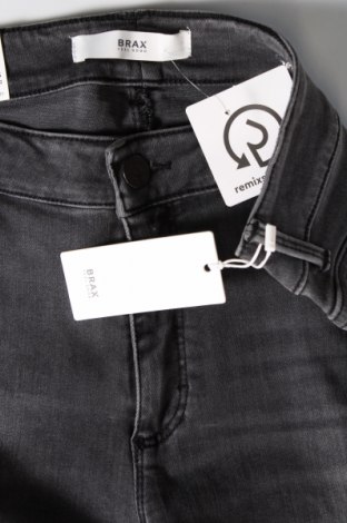 Dámske džínsy  Brax, Veľkosť XL, Farba Sivá, Cena  36,35 €