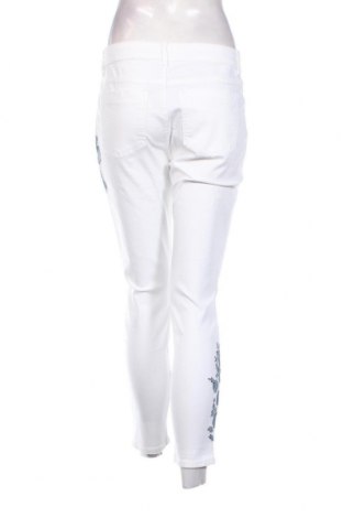 Damskie jeansy Buffalo, Rozmiar M, Kolor Biały, Cena 74,37 zł