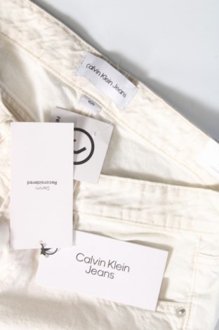 Dámske džínsy  Calvin Klein Jeans, Veľkosť M, Farba Biela, Cena  80,41 €