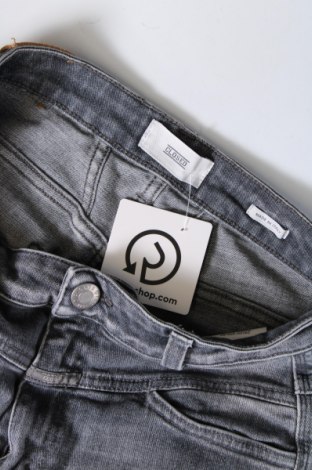 Damen Jeans Closed, Größe S, Farbe Grau, Preis 38,04 €