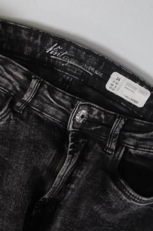 Dámske džínsy  Denim 1982, Veľkosť XS, Farba Čierna, Cena  9,00 €