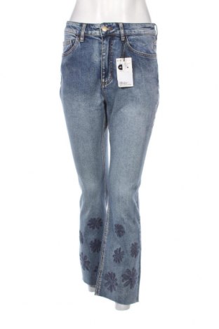 Dámske džínsy  Desigual, Veľkosť M, Farba Modrá, Cena  88,66 €