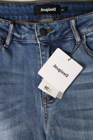 Dámske džínsy  Desigual, Veľkosť M, Farba Modrá, Cena  53,20 €